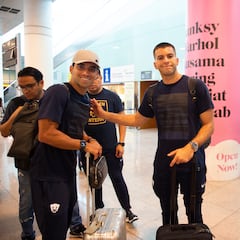 Los Pumas de Alves aterrizan a cuentagotas en Barcelona