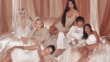 Las hermanas Kardashian-Jenner (Kourtney, Khloe, Kim, Kendall y Kylie) con su madre, Kris Jenner