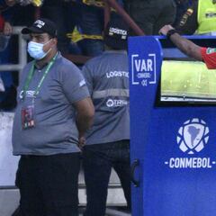 Así fue la revisión del VAR en la jugada de gol anulada a Mina