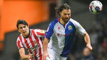 BLACKBURN, ENGLAND - OCTOBER 18: Blackburn Rovers's Ben Brereton Diaz battles with Sunderland's Luke O'Nien
 during the Sky Bet Championship between Blackburn Rovers and Sunderland at Ewood Park on October 18, 2022 in Blackburn, United Kingdom. (Photo by Dave Howarth - CameraSport via Getty Images)