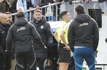 Paco López: “Los árbitros no son capaces de analizar el juego, la roja a Marvel nunca es agresión”