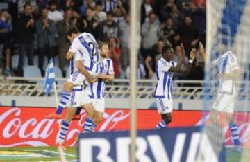 Agirretxe celebra el primer gol del partido.