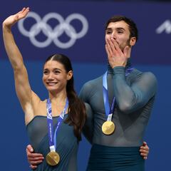 Skating scandal: U.S. pair unhappy amid gold-medal controversy