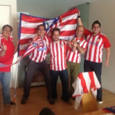 La peña del ‘Atleti’, colchoneros hasta las cimas del mundo