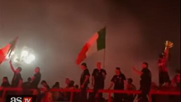 Polémica en Italia: jugador del Milan ‘llama’ a insultar a compañero de Vidal y Alexis en plena celebración