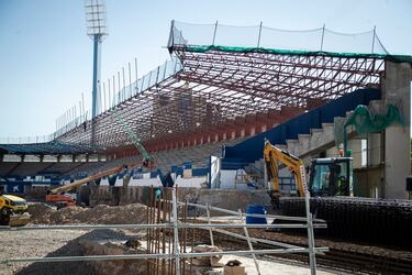 Durante el verano las obras se centraran en el movimiento de tierras, la demolición del resto del estadio y las excavaciones que sean oportunas.