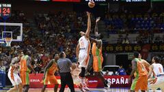 Marc, en el salto inicial ante Costa de Marfil