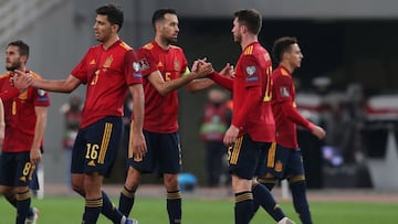 Soccer Football - World Cup - UEFA Qualifiers - Group B - Greece v Spain - Olympic Stadium, Athens, Greece  - November 11, 2021  Spain&#039;s Sergio Busquets celebrates with Aymeric Laporte after the match REUTERS/Alkis Konstantinidis