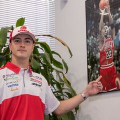 “Firmo hacer el año de Acosta en Moto2”