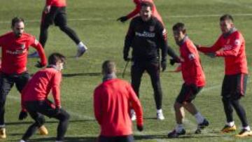 Simeone reunió a sus jugadores durante 25 minutos.