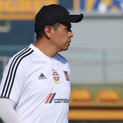 Se fue Diego Cocca y a este D.T. le llegó la oportunidad de dirigir una semana a Tigres