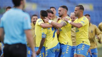 Los jugadores de la UD Las Palmas celebran un gol.
