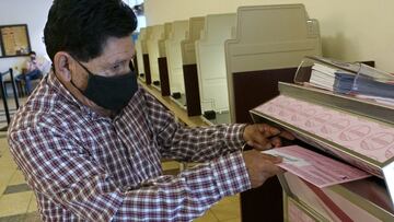 Gavin Newsom, gobernador de California, enfrentará una elección revocatoria. Aquí te explicamos cómo encontrar la urna o buzón más cercano para emitir tu voto.