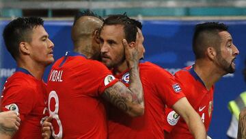 Mart&iacute;n Campa&ntilde;a elogi&oacute; a la Roja, el rival de los charr&uacute;as hoy en el estadio Maracan&aacute;. En R&iacute;o de Janeiro se definir&aacute; el l&iacute;der del Grupo C.