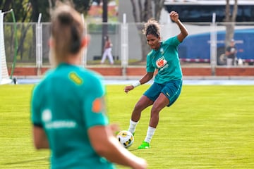 La Selección Femenina de Brasil sigue trabajando con miras a la final de la Copa América ante Colombia. El partido será este sábado en el Alfonso López.