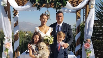 “Sigo casada por amor y no por dinero; la distancia física no disminuye el apoyo que nos tenemos”