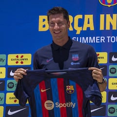 Oliver Kahn: “Perdimos ante el Barcelona a Lewandowski, el mejor delantero del mundo”