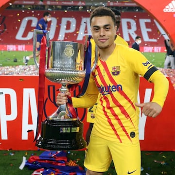 Nacido en Almere, Países Bajos, de padre estadounidense, el ahora lateral del FC Barcelona pasó prácticamente toda su infancia en Holanda y apenas hace unos meses decidió representar a los Estados Unidos.