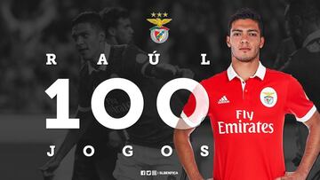 Raúl Jiménez disputó su partido 100 con el Benfica