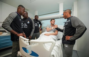 El 1 de mayo de 2019 sufrió un infarto de miocardio durante el entrenamiento con el Oporto. 
