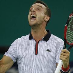 Bautista tumba al número uno Djokovic en Shanghai
