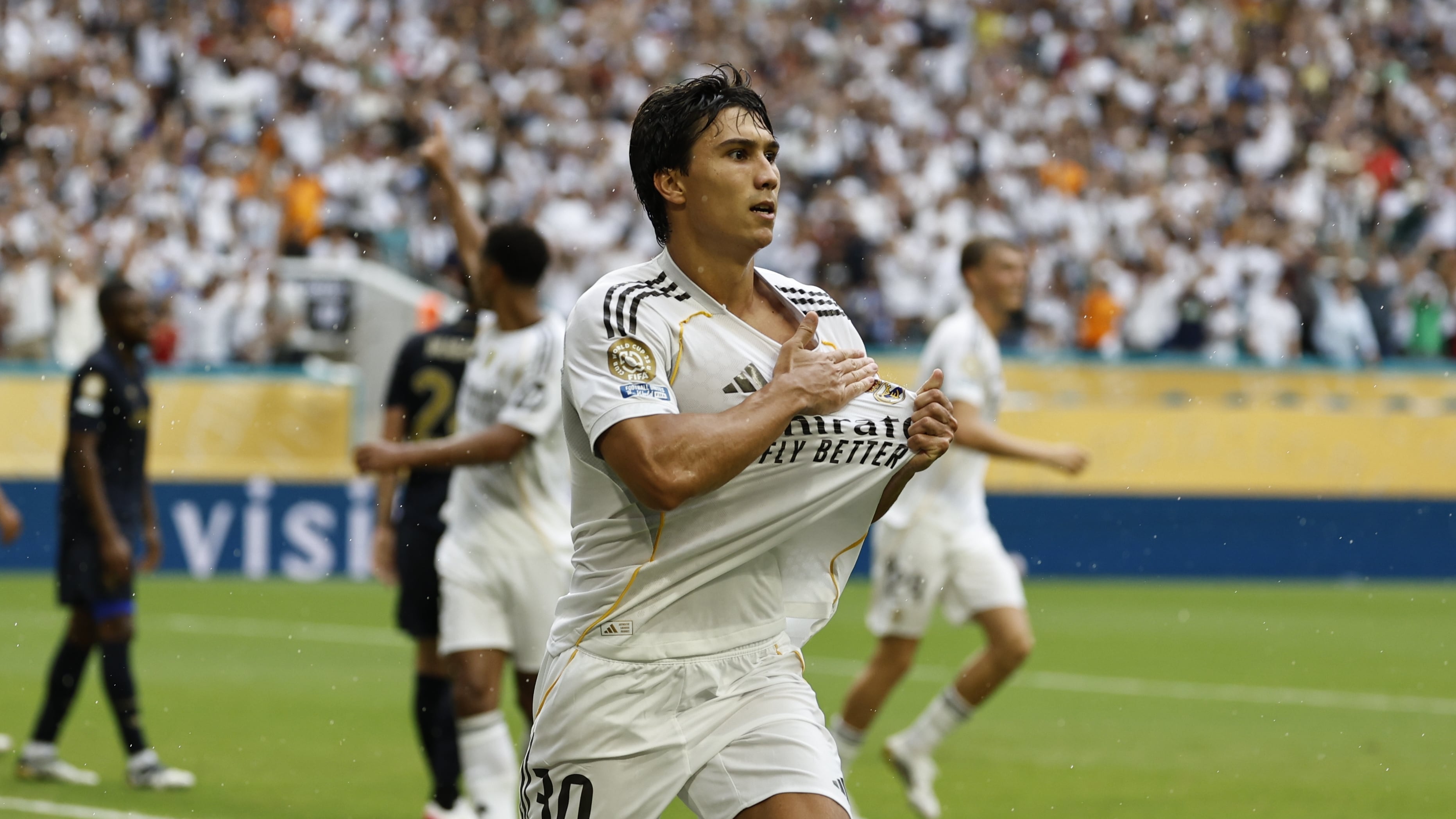 جدد غونزالو غارسيا عقده مع ريال مدريد حتى عام 2030 بشرط جزائي مليار يورو