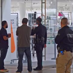 Roban peluquería que atiende a pacientes con cáncer en Beverly Hills