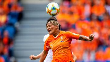 EPA6939. LE HAVRE (FRANCIA), 11/06/2019.- La jugadora holandesa Shanice van de Sanden en acción durante el partido del Mundial de Fútbol Femenino que enfrentó este martes a Holanda y Nueva Zelanda, en Le Havre, Francia. EFE/ Peter Pow