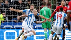 Manchester United lose to Huddersfield in Premier shock