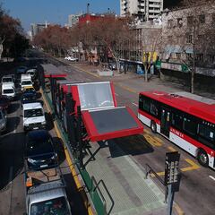 Restricción vehicular hoy, 13 de junio: autos que no pueden circular en Santiago y calendario del mes