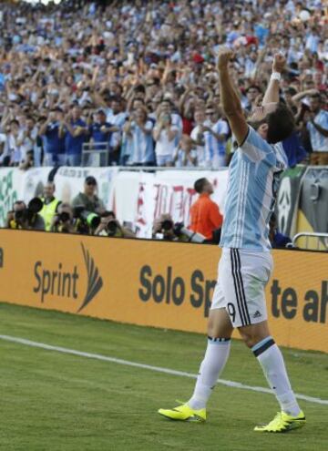 2-0. Higuaín celebró el segundo gol.