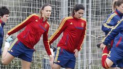 Virginia Torrecilla y Silvia Meseguer, jugadoras de la Selecci&oacute;n espa&ntilde;ola femenina.