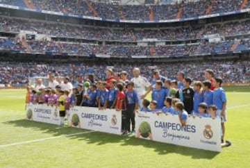 Real Madrid Legends v Liverpool Legends 2015