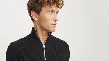 Prepara la primavera con este jersey de punto y cuello con cremallera de Jack & Jones