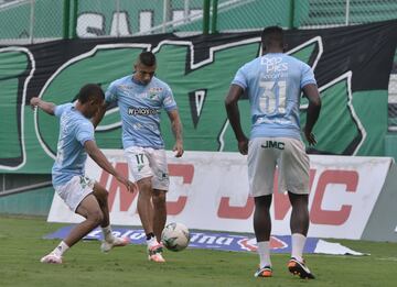 Deportivo Cali y Millonarios protagonizaron el regreso de la Liga Betplay tras el parón por la pandemia de COVID-19. El encuentro terminó en empate 1-1 y en la primera parte tuvo que ser suspendido por una Tormenta Eléctrica.