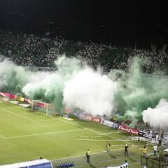 Los hinchas hicieron su fiesta en polémico clásico