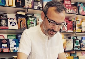 Jorge Corrales, escritor, sobre el homenaje de Leiva a Robe en TVE: “Es una pasada. Hace el truco del espejo”