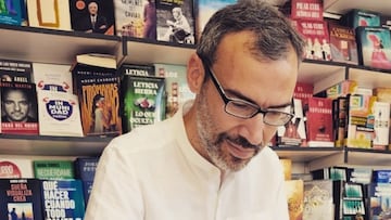 Jorge Corrales, escritor, sobre el homenaje de Leiva a Robe en TVE: “Es una pasada. Hace el truco del espejo”