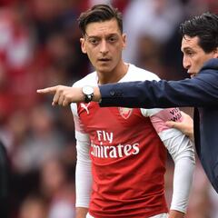 Emery: "Özil y yo nos llevamos muy bien; le empujo a mejorar"