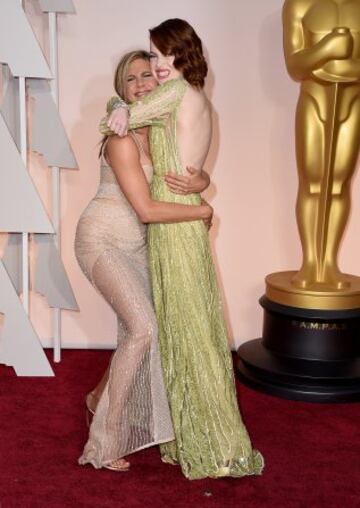 Jennifer Aniston y Emma Stone.