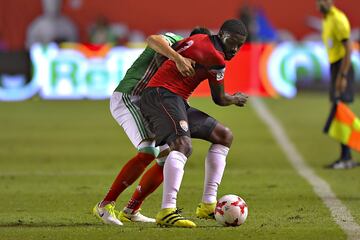Action photo of action during the match Mexico vs Trinidad and Tobago, corresponding to the Final Hexagonal during the CONCACAF Qualifying rounds for the 2018 FIFA World Cup Russia, at Alfonso Lastras Stadium
Foto de accion durante el partido Mexico vs Trinidad y Tobago, correspondiente al Hexagonal Final durante las Eliminatorias de la CONCACAF rumbo a la Copa Mundial de la FIFA Rusia 2018, en el Estadio Alfonso Lastras, en la foto: (i-d), Hector Herrera de Mexico y Kareem Moses de Trinidad
06/10/2017/MEXSPORT/Isaac Ortiz.