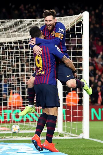 6-1. Leo Messi celebró el sexto gol.