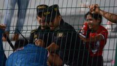 Pelea entre aficionados de Tiburones al final del partido