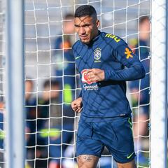 Brasil entrena sin dudas en el once para enfrentar a Paraguay