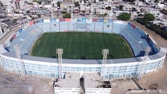 El estadio del mundo que su mediocampo divide dos ciudades y esta en México