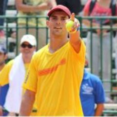 Santiago Giraldo, homenajeado por constancia en Copa Davis