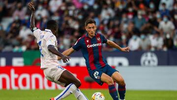 Pablo Martinez of Levante UD and Dakonam Djene of Getafe in action during the Santander League match between Levante UD and Getafe CF at the Ciutat de Valencia Stadium on October 16, 2021, in Valencia, Spain.
AFP7
16/10/2021 ONLY FOR USE IN SPAIN