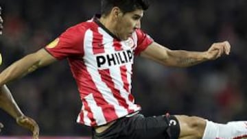 FICHAJE. Salcido cambia la Eredivise por la Premier