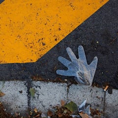 Tirar mascarillas y guantes al suelo: cuál es la multa y cómo reciclarlos