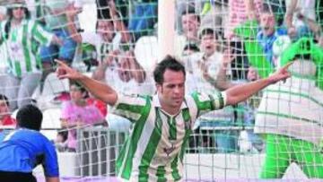 <b>SIN TINO. </b>Los jugadores del Córdoba no han sabido aprovechar la superioridad en varias citas.